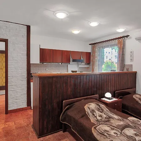 Vesna Pjescana Uvala