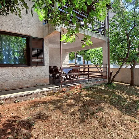 Vesna * Pjescana Uvala